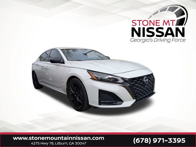 Used 2023 Nissan Altima 2.5 SR w/ SR Premium Package image 1