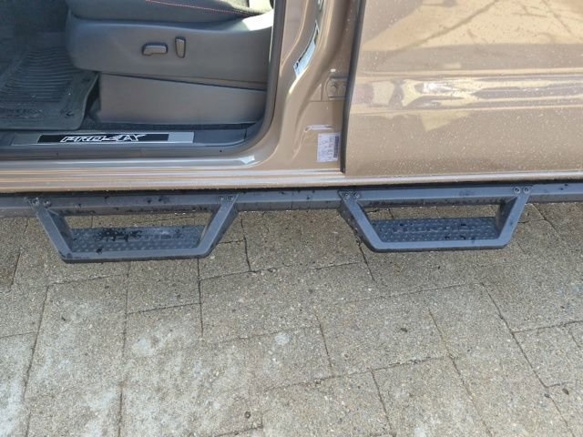 Used 2023 Nissan Frontier PRO-4X w/ Pro Convenience Package AWD/4WD image 19