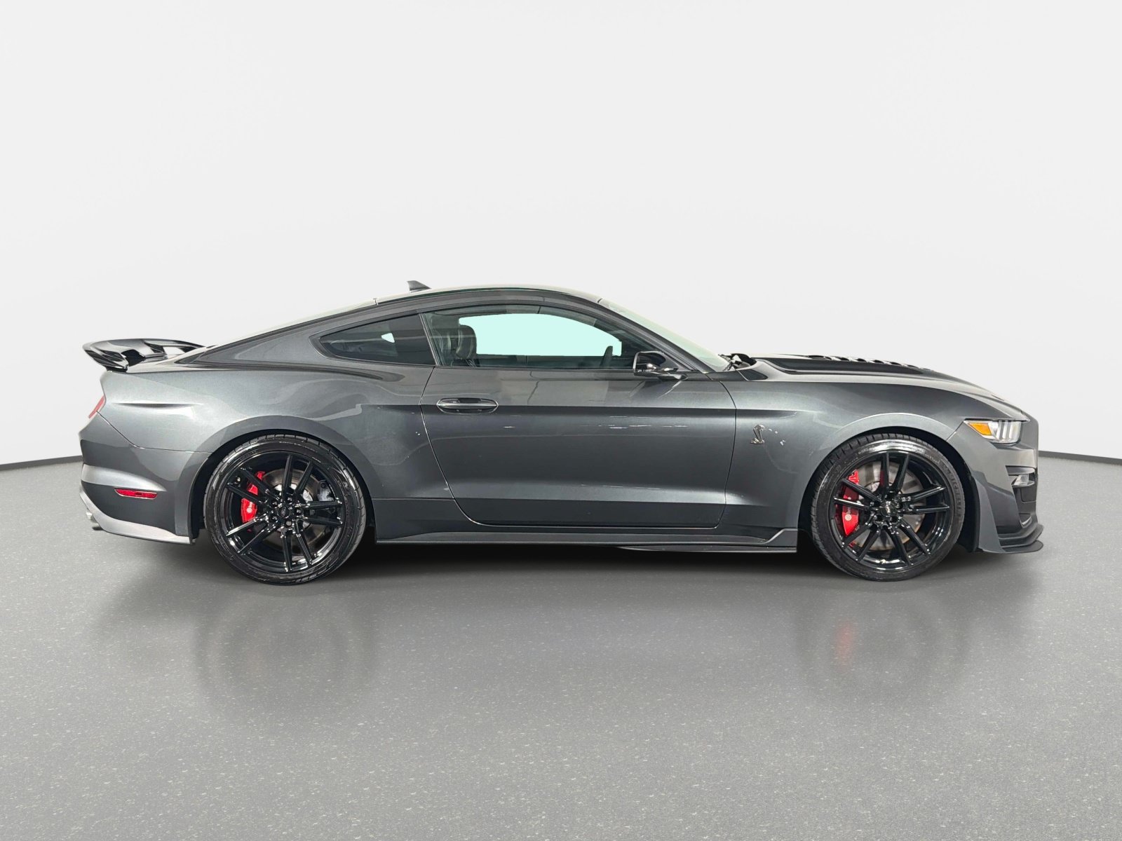 Used 2020 Ford Mustang Shelby GT500 w/ Technology Package RWD image 2