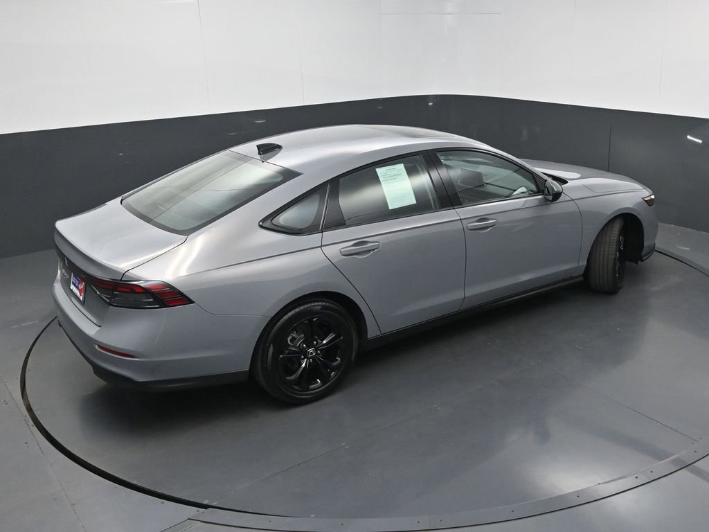 Used 2025 Honda Accord SE image 32