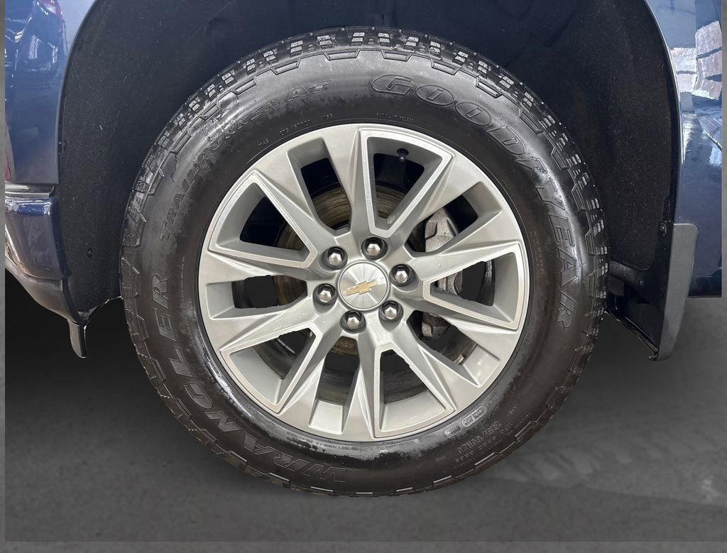 Used 2021 Chevrolet Silverado 1500 High Country image 11