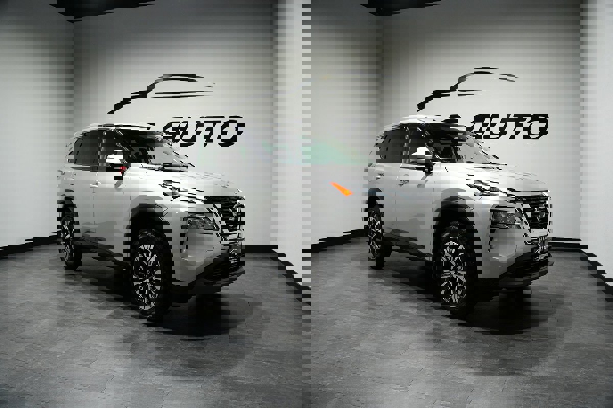 Used 2021 Nissan Rogue SV image 16