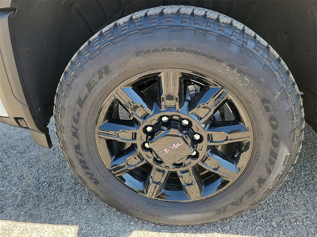 New 2026 GMC Sierra 2500 AT4 w/ AT4 Premium Plus Package image 10