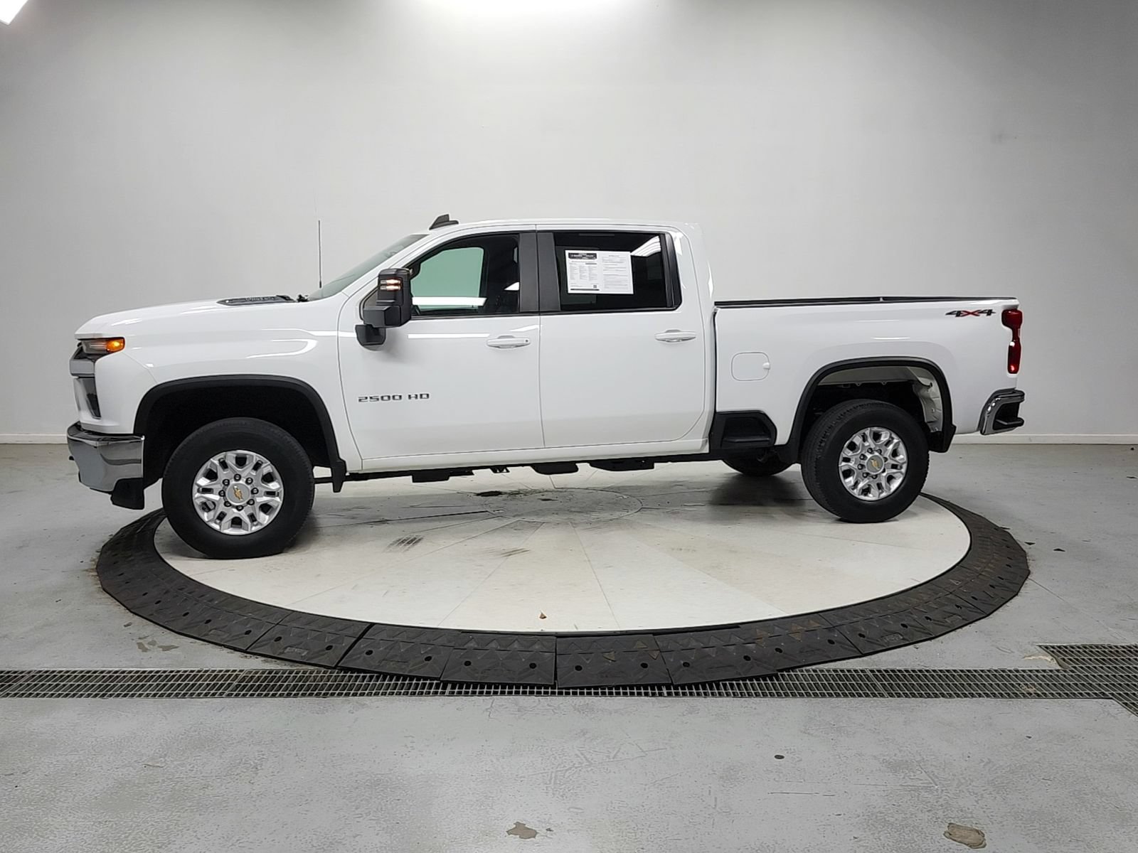 Used 2022 Chevrolet Silverado 2500 LT w/ Fleet Comfort Package AWD/4WD image 5