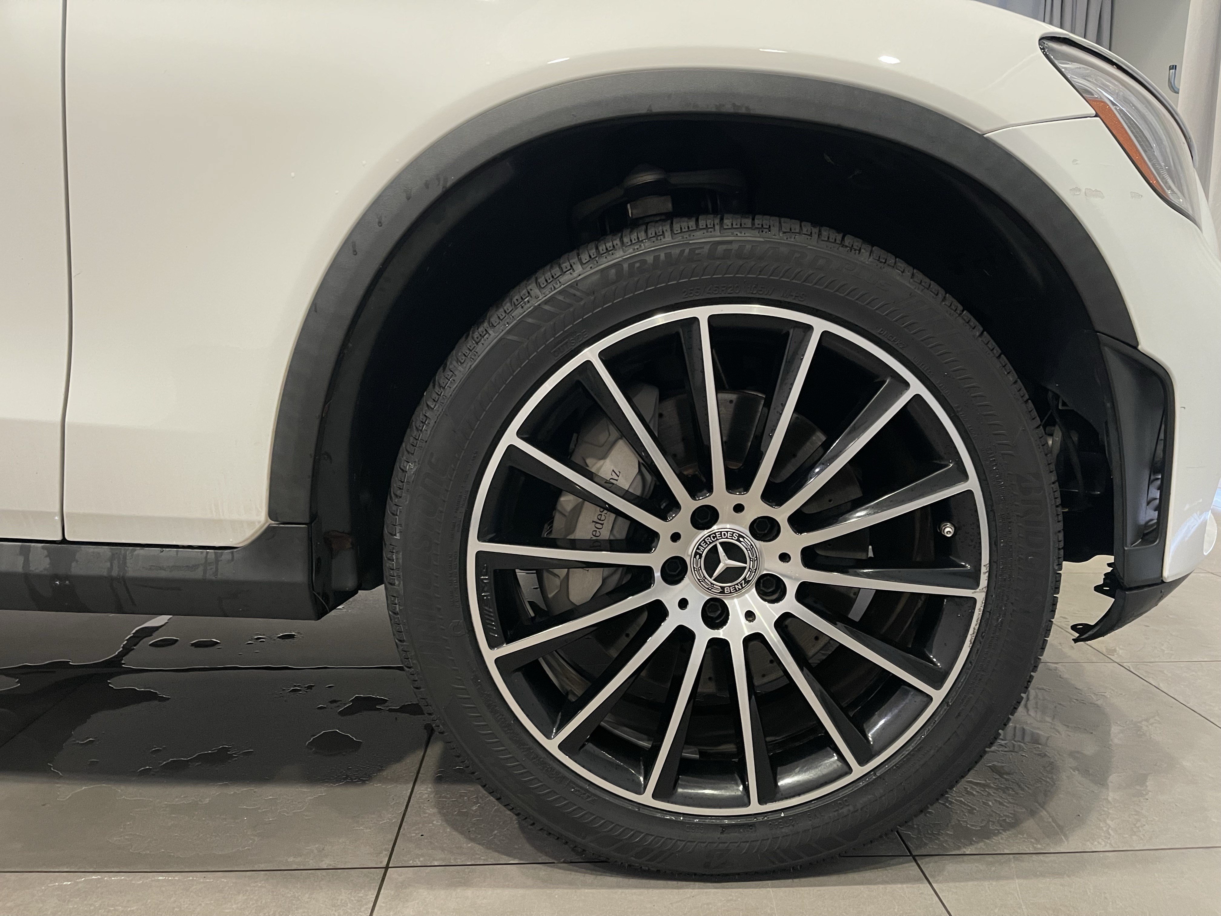 Used 2020 Mercedes-Benz GLC 300 4MATIC image 10