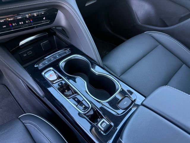 Used 2022 Buick Envision Essence w/ Safety Package image 20