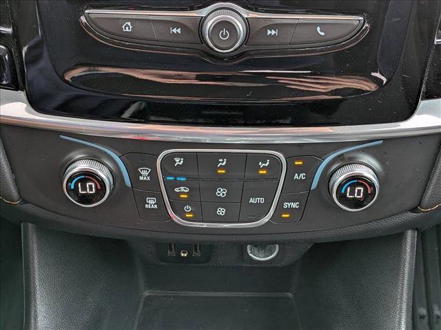 Used 2020 Chevrolet Traverse LT image 12