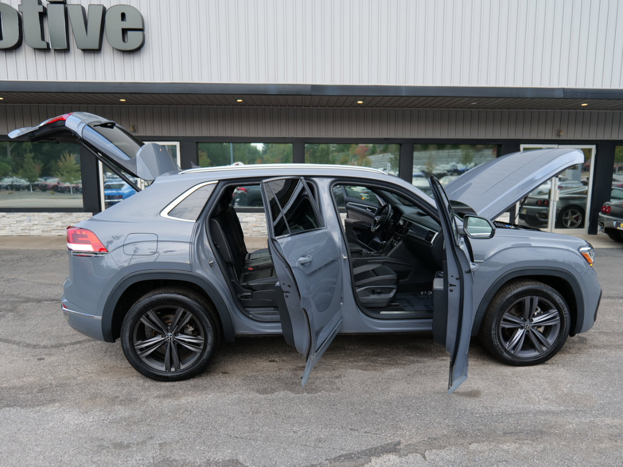 Used 2022 Volkswagen Atlas Cross Sport SEL R-Line image 63