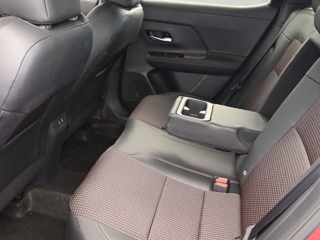Used 2025 Nissan Kicks SR FWD image 18