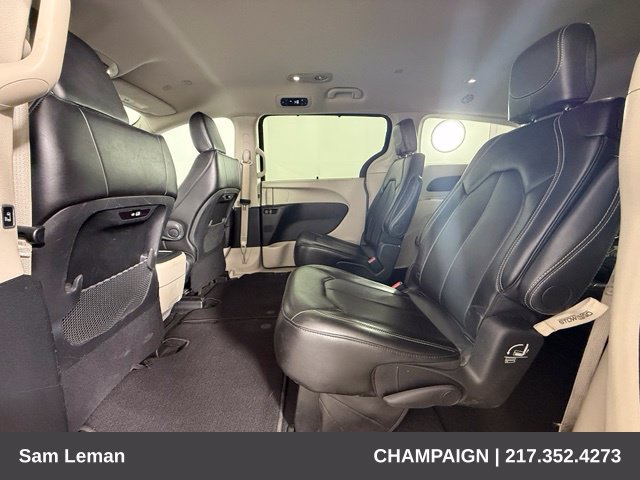 Used 2024 Chrysler Pacifica Touring-L FWD image 33