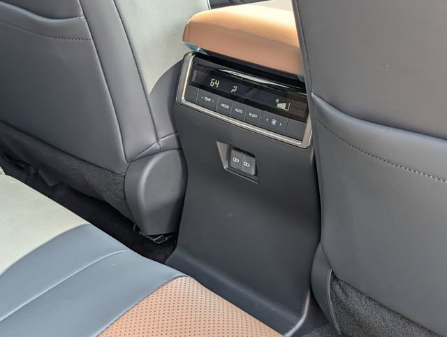 Used 2026 Lexus GX 550 image 35