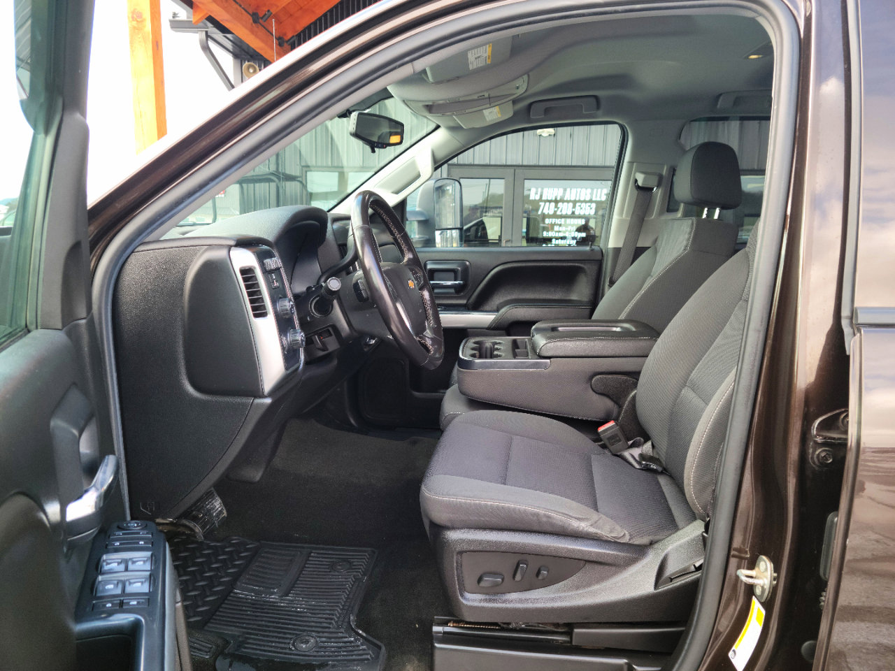 Used 2018 Chevrolet Silverado 1500 LT w/ All Star Edition image 12