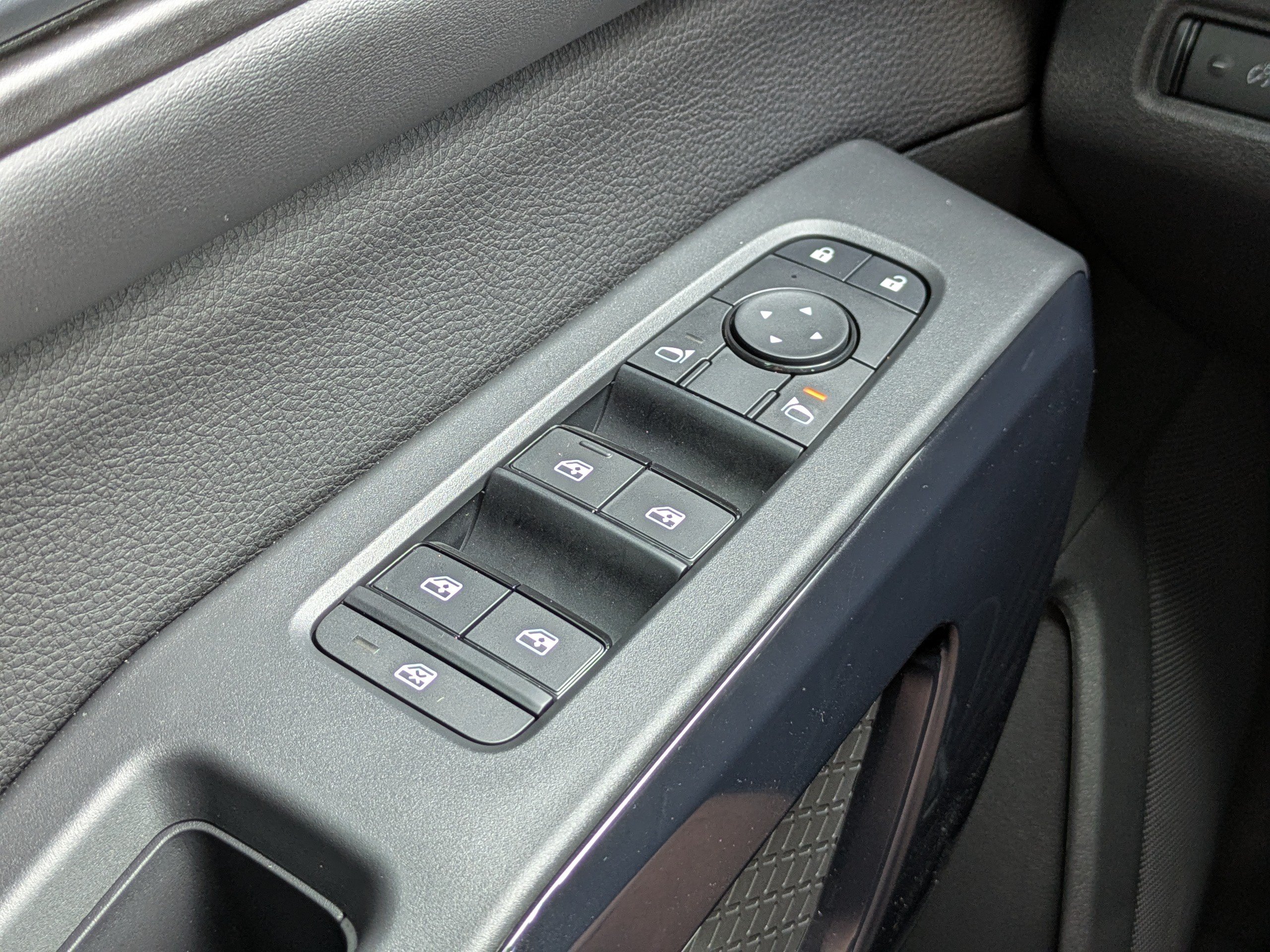 New 2026 Nissan Pathfinder SV FWD image 27