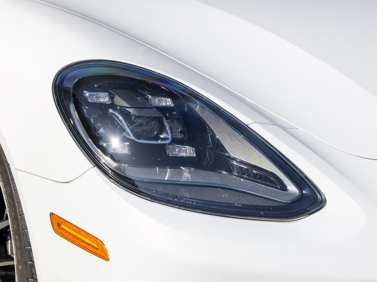 Used 2023 Porsche Panamera 4 Platinum Edition AWD/4WD image 15