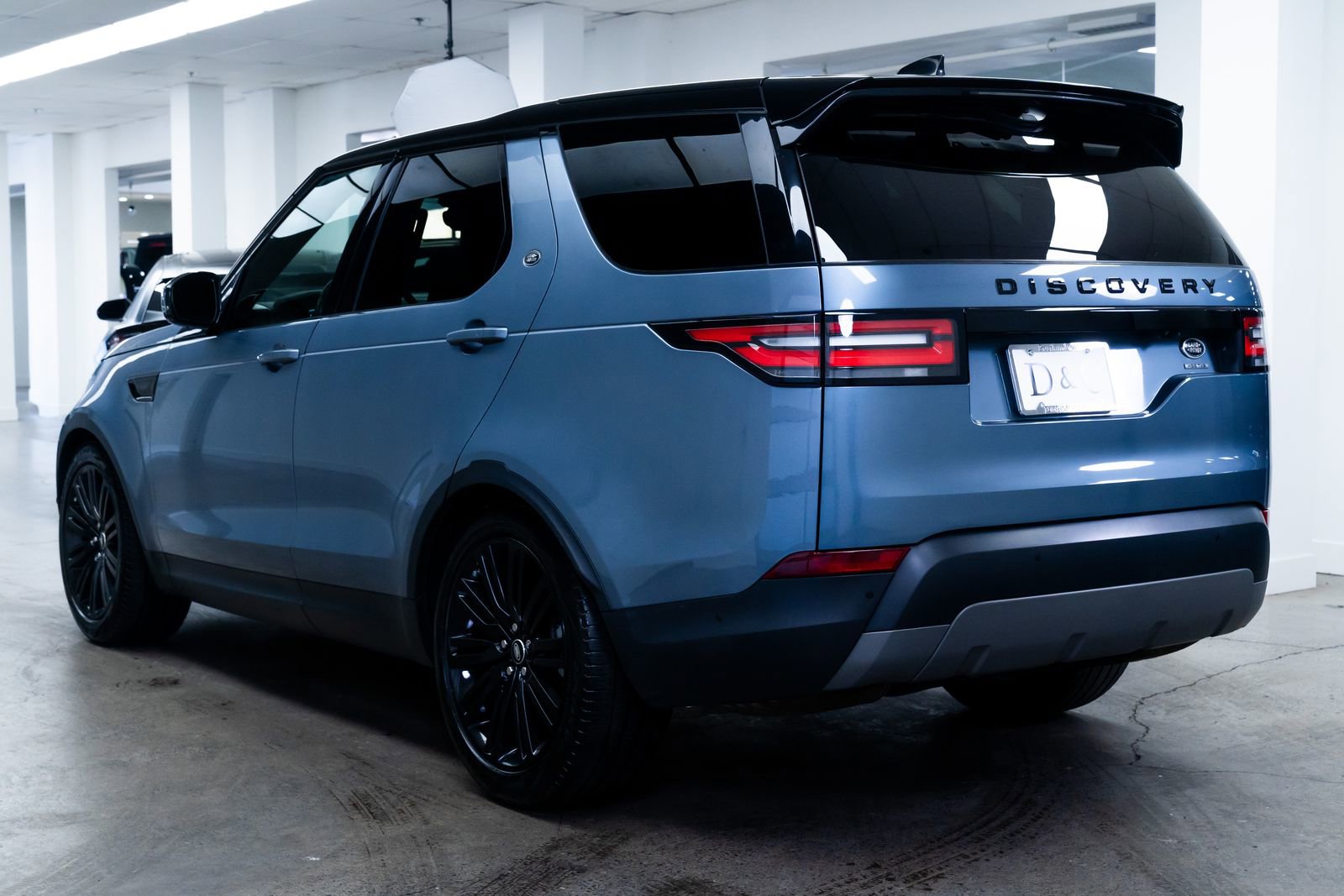 Used 2020 Land Rover Discovery HSE AWD/4WD image 4