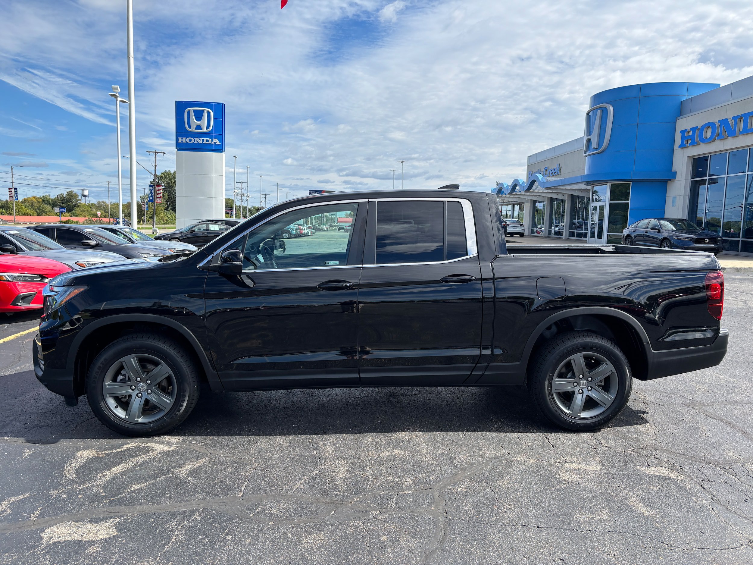 Certified 2023 Honda Ridgeline RTL image 1