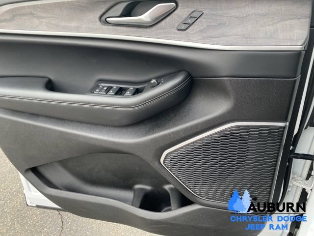 Used 2024 Jeep Grand Cherokee Limited 4xe AWD/4WD image 37