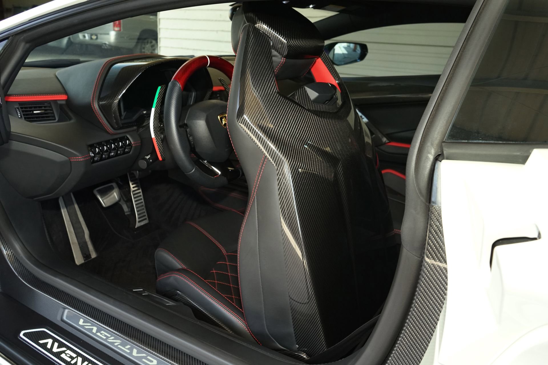 Used 2017 Lamborghini Aventador S AWD/4WD image 22