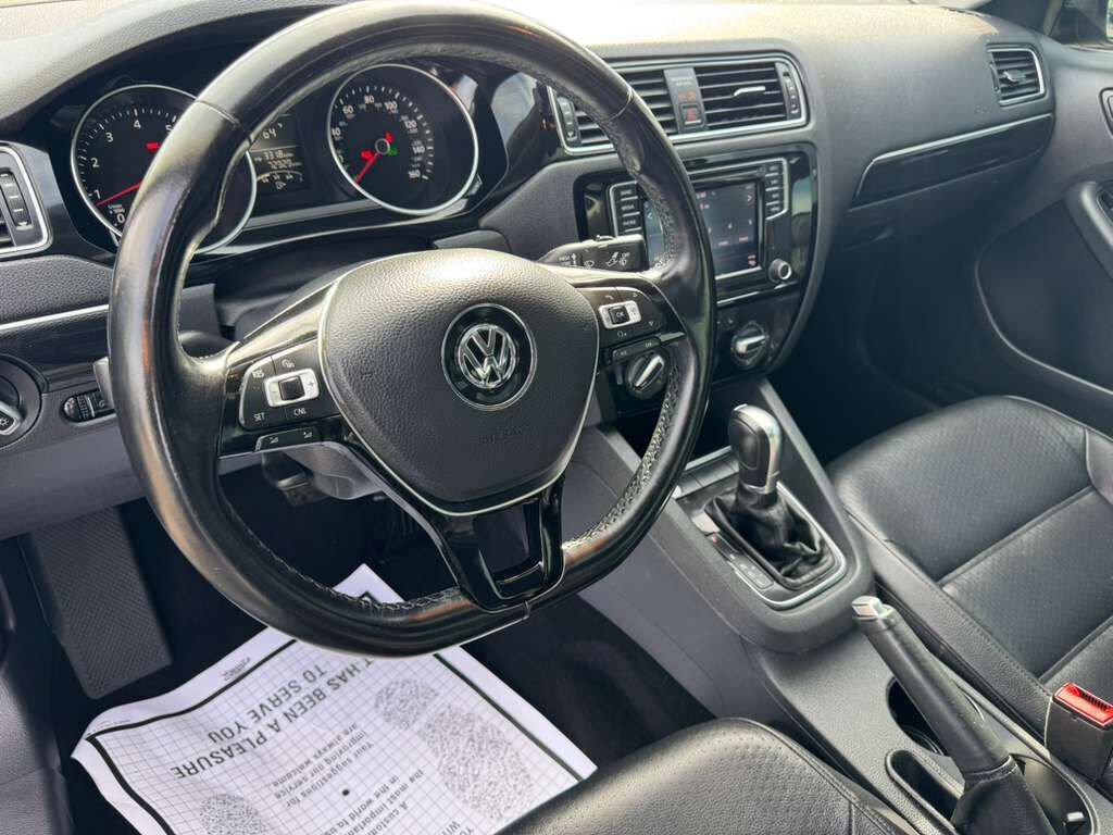 Used 2016 Volkswagen Jetta SEL FWD image 12