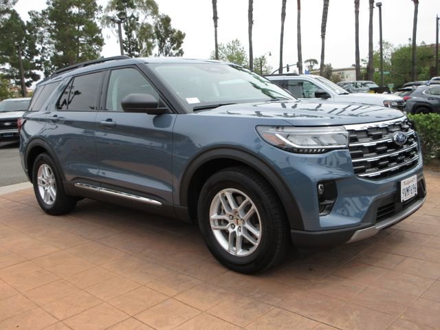 Certified 2025 Ford Explorer Active w/ Active Comfort Package image 6
