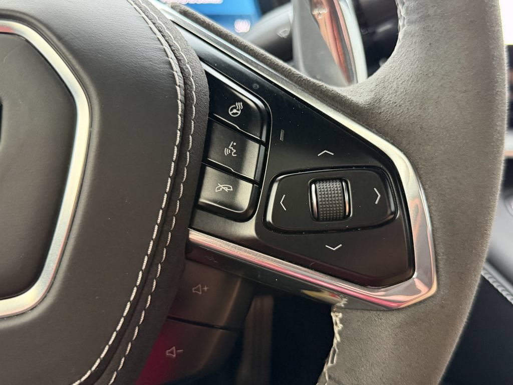Used 2024 Chevrolet Corvette Stingray Premium Conv w/ Z51 Performance Package RWD image 31