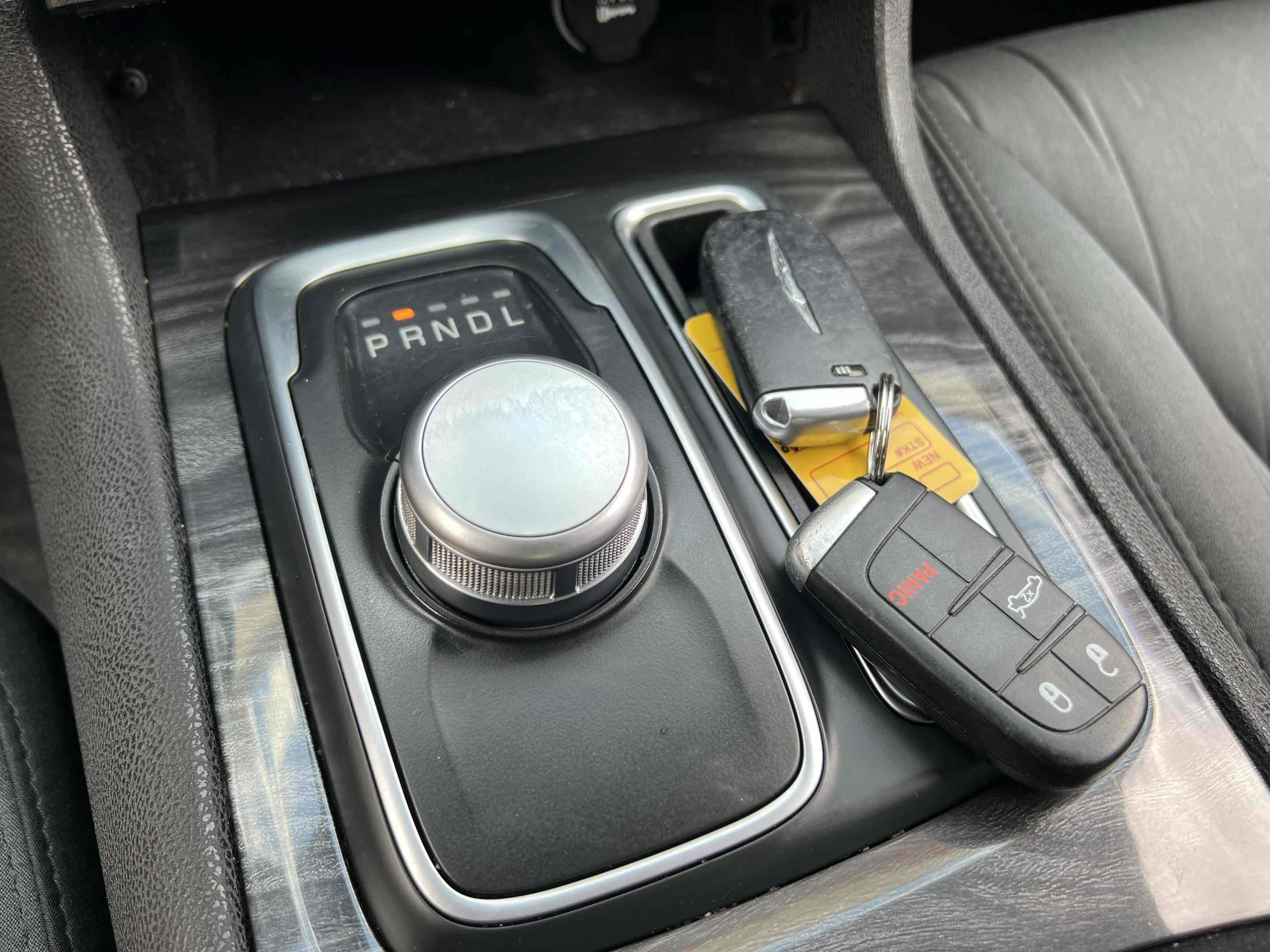 Used 2019 Chrysler 300 Touring w/ Sport Appearance Package image 9