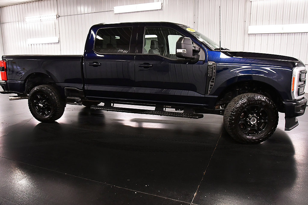 Used 2023 Ford F250 XLT w/ XLT Premium Package AWD/4WD image 8