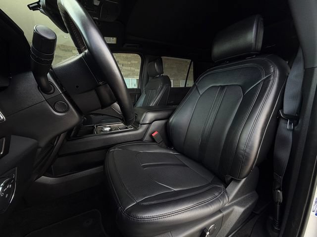 Used 2019 Ford Expedition Limited w/ Equipment Group 301A RWD image 4