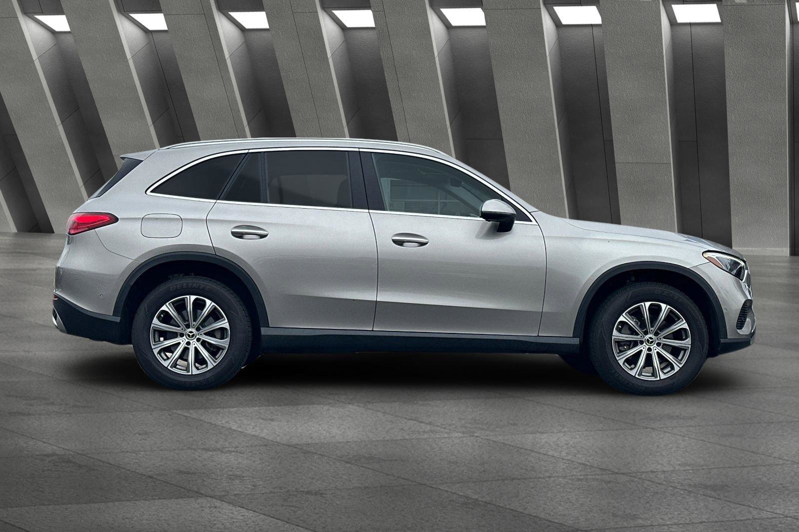 Used 2024 Mercedes-Benz GLC 300 w/ Winter Package image 4