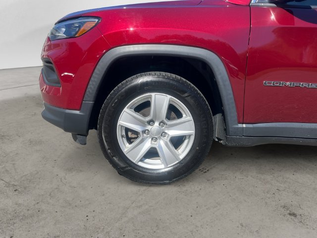Used 2022 Jeep Compass Latitude AWD/4WD image 14