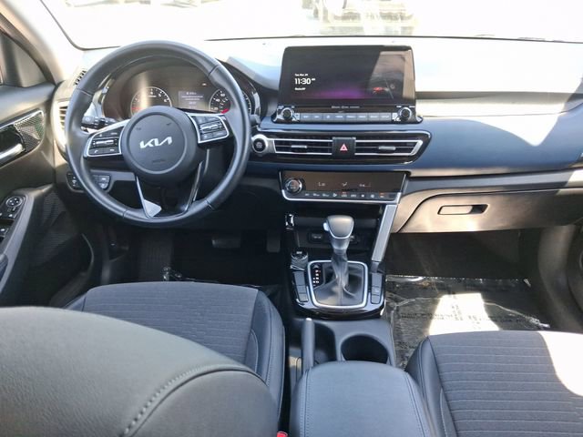 Used 2023 Kia Seltos S w/ Navigation Package image 7