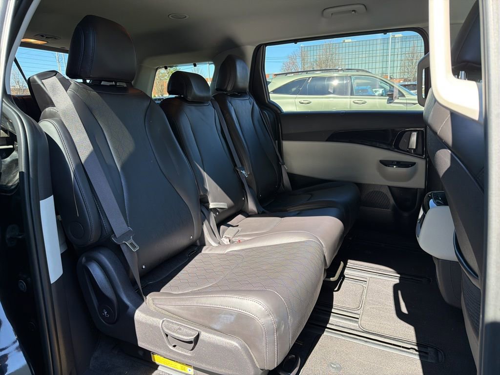 Certified 2024 Kia Carnival EX image 13