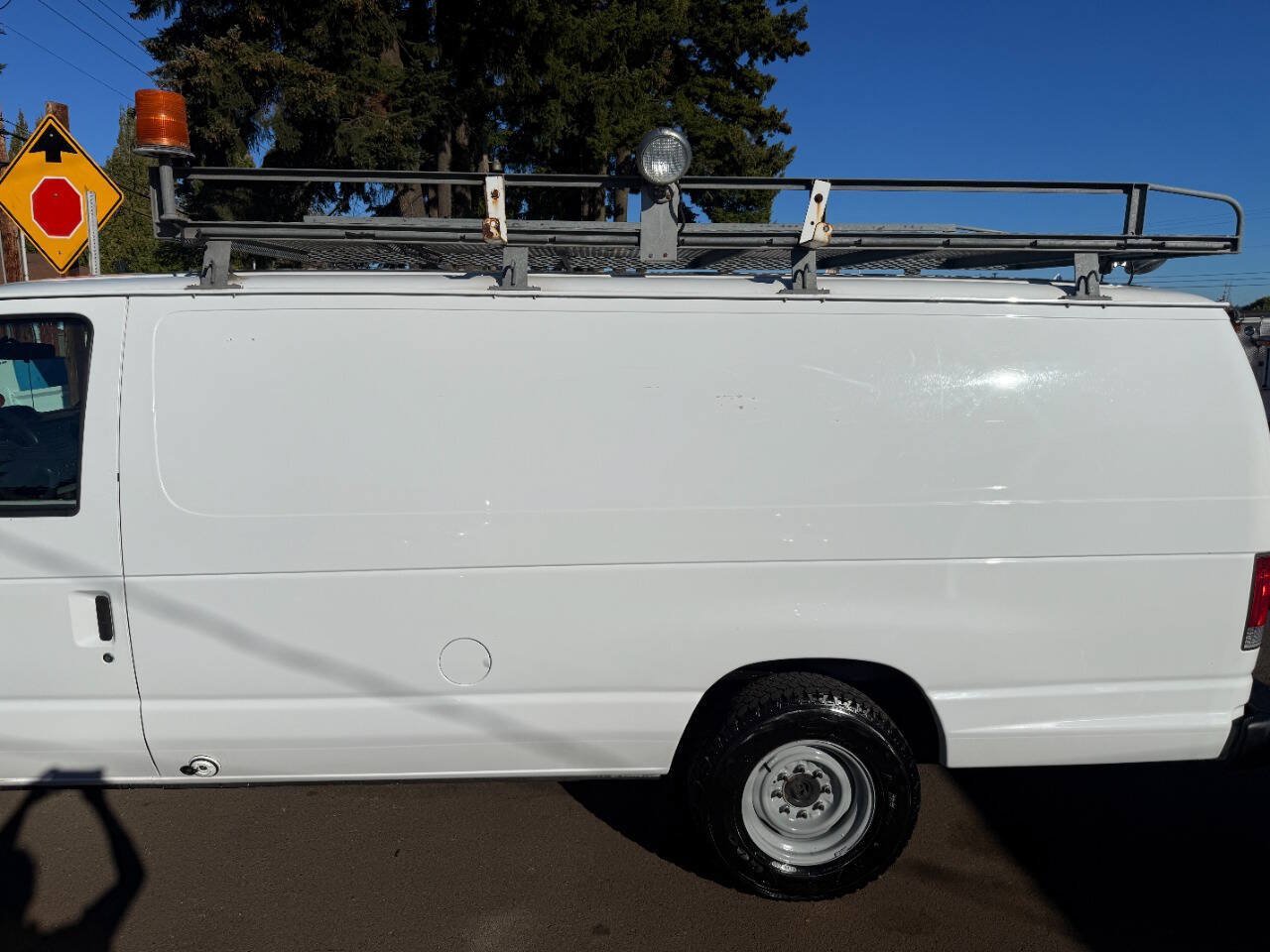 Used 2014 Ford E-350 and Econoline 350 Extended Super Duty w/ Power Group RWD image 37