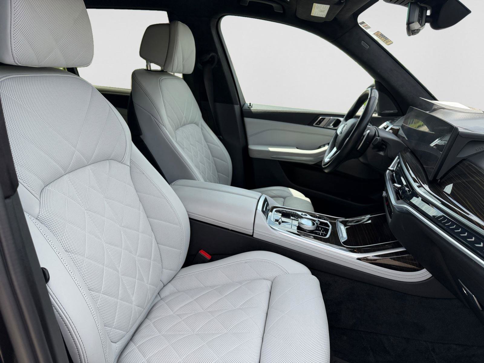 Used 2023 BMW X7 xDrive40i w/ Executive Package image 15