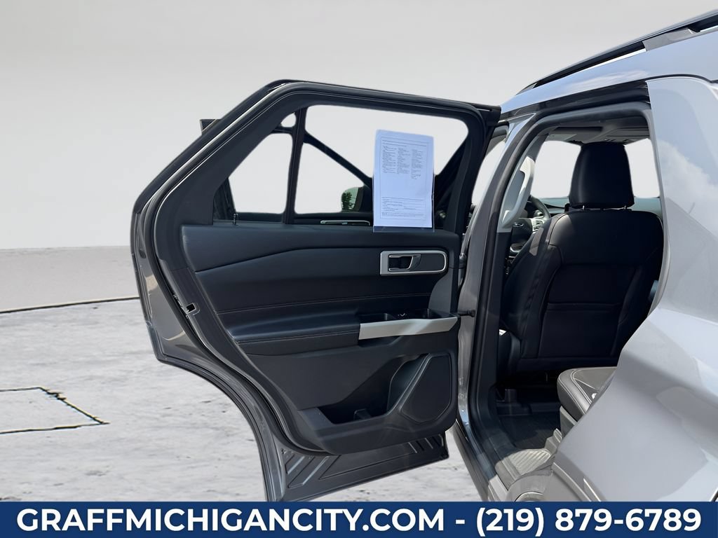 Used 2022 Ford Explorer XLT w/ Equipment Group 202A AWD/4WD image 22