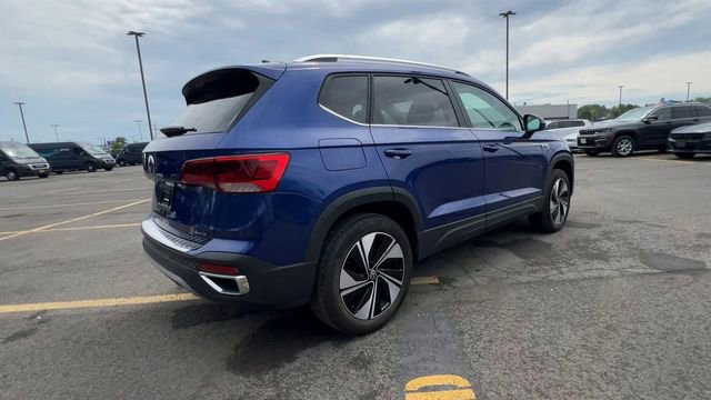 Used 2023 Volkswagen Taos SE AWD/4WD image 8