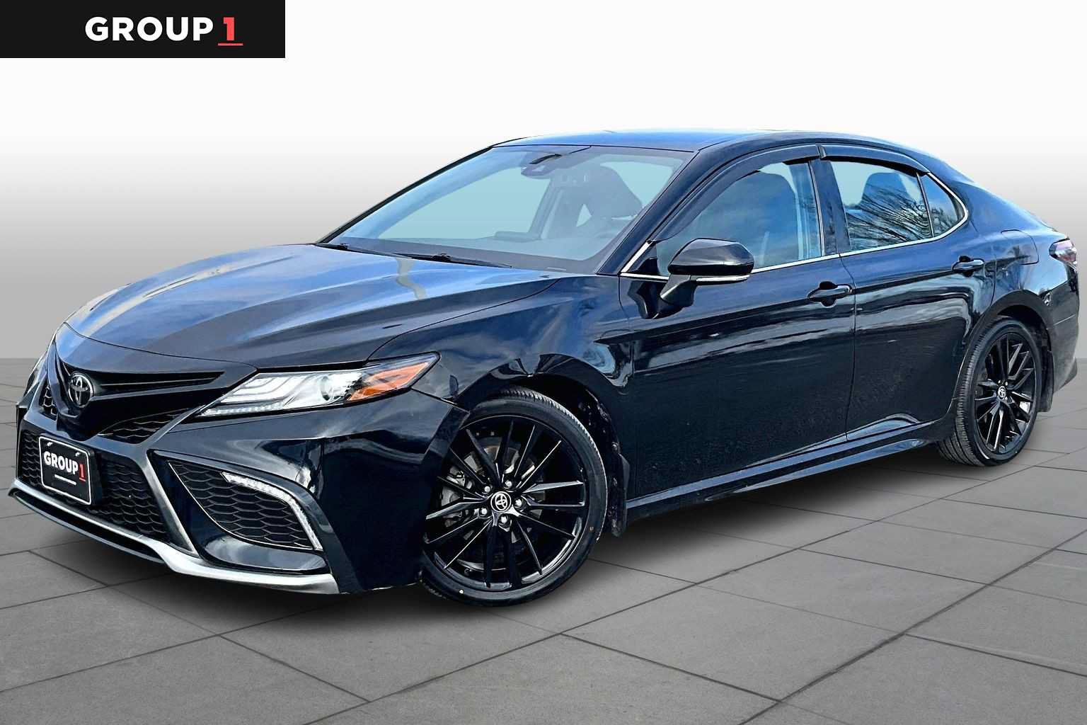 Used 2022 Toyota Camry XSE FWD image 1