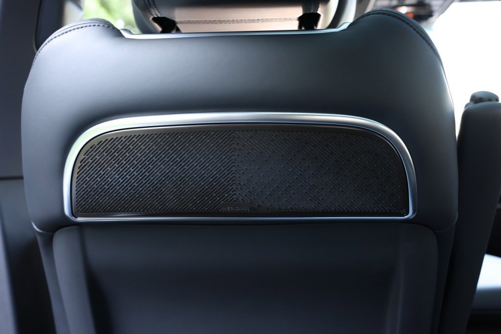 Used 2023 Land Rover Range Rover Long Wheelbase Autobiography image 16