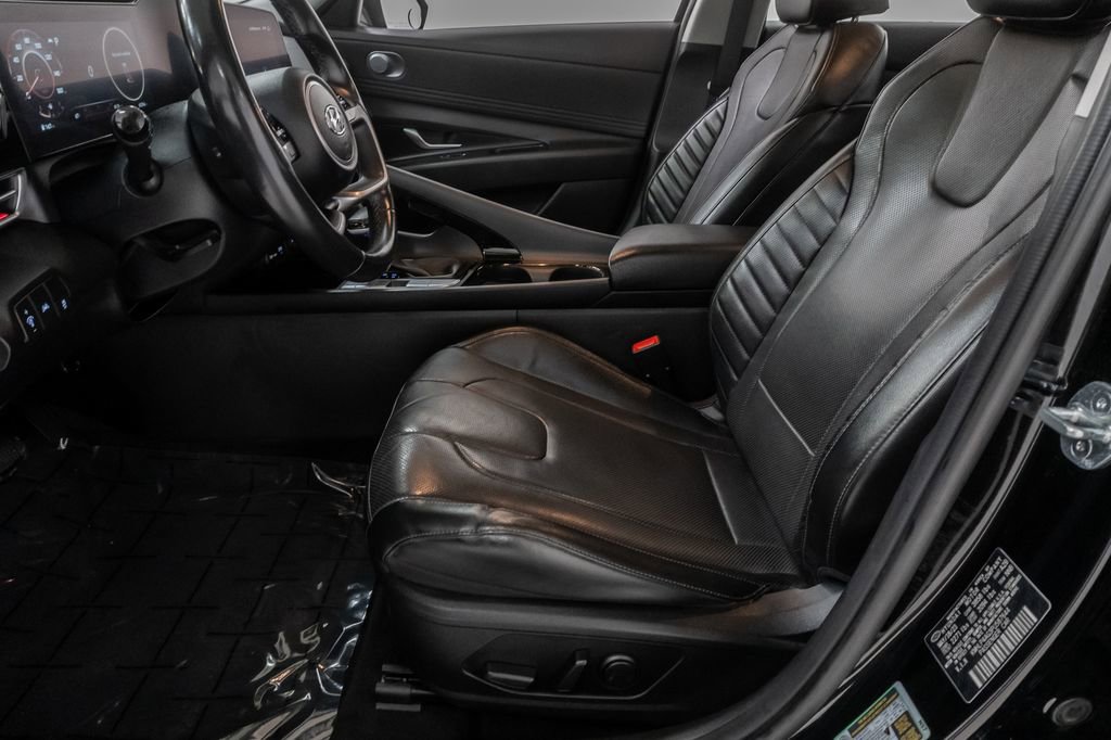 Used 2023 Hyundai Elantra Limited FWD image 14