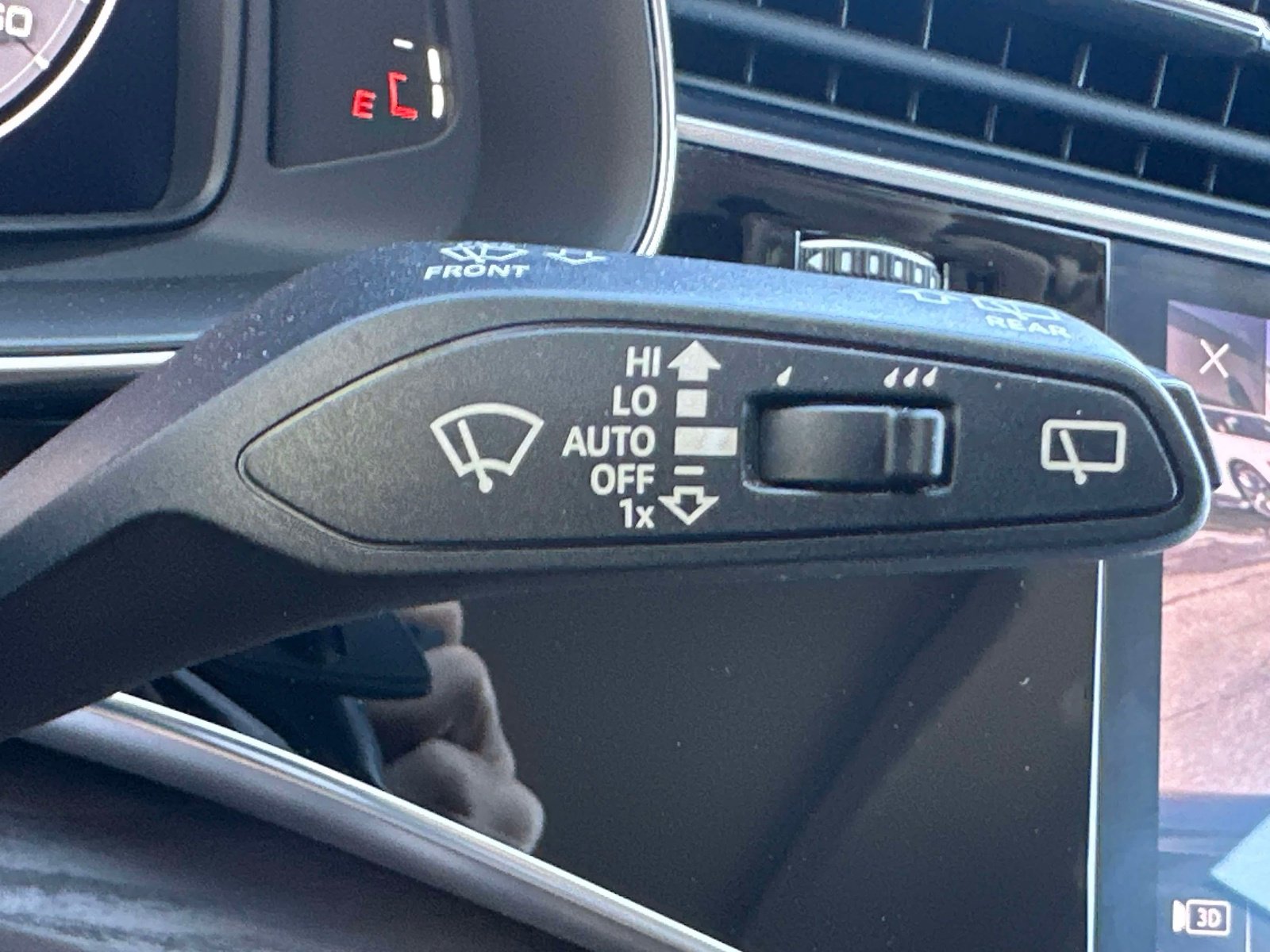 Used 2019 Audi Q8 Premium Plus image 21