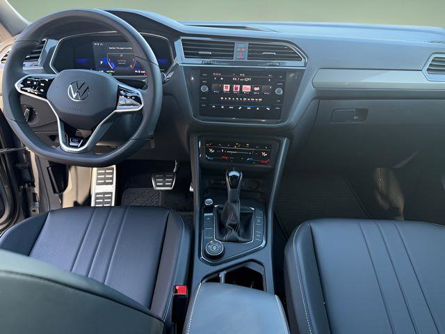Used 2022 Volkswagen Tiguan SE R-Line image 7