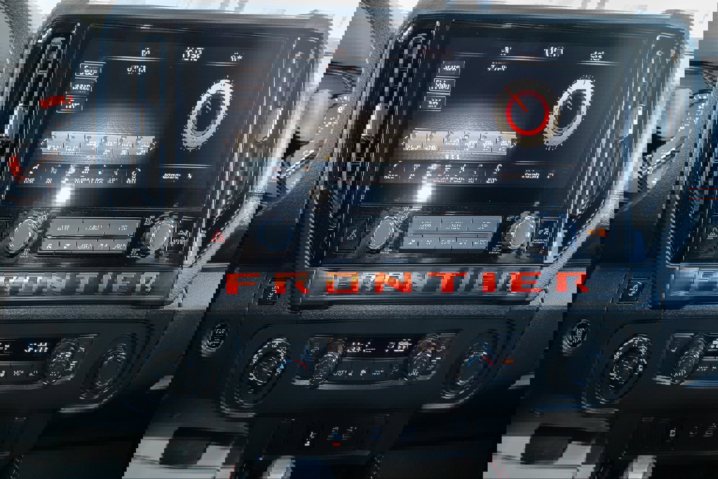 Used 2025 Nissan Frontier PRO-4X image 22