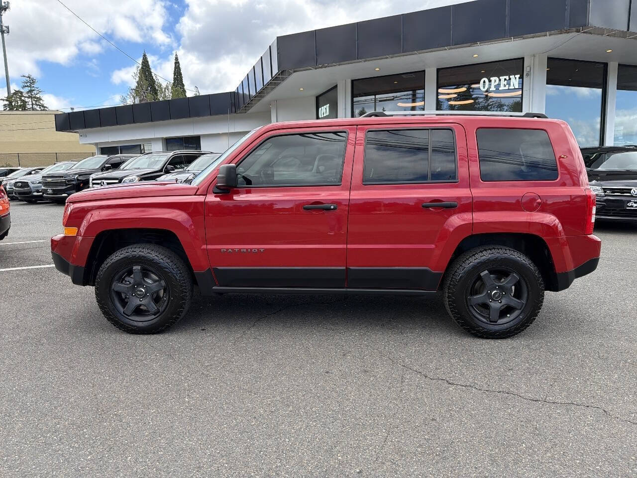Used 2017 Jeep Patriot Sport AWD/4WD image 2
