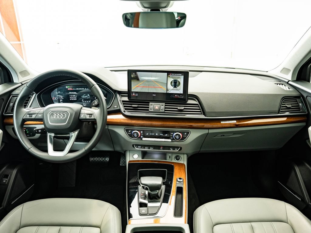 Used 2023 Audi Q5 2.0T Premium Plus w/ Premium Plus Package AWD/4WD image 4