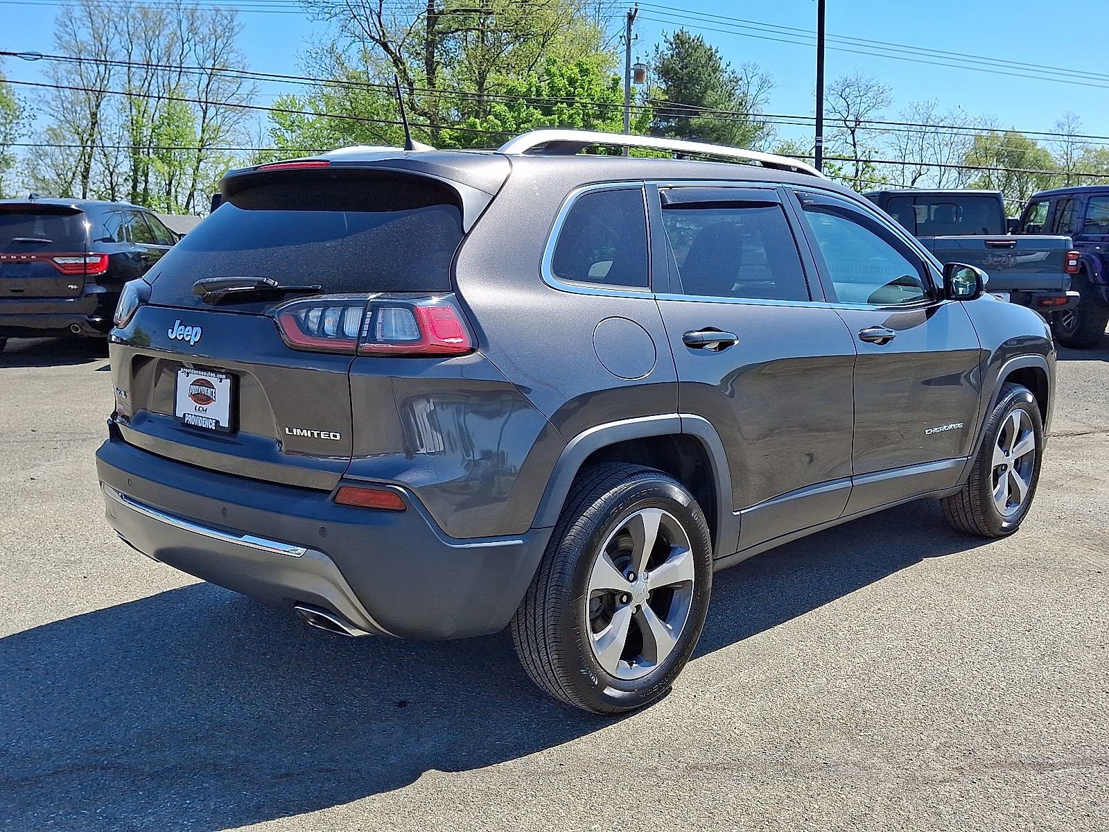 Used 2019 Jeep Cherokee Limited AWD/4WD image 7