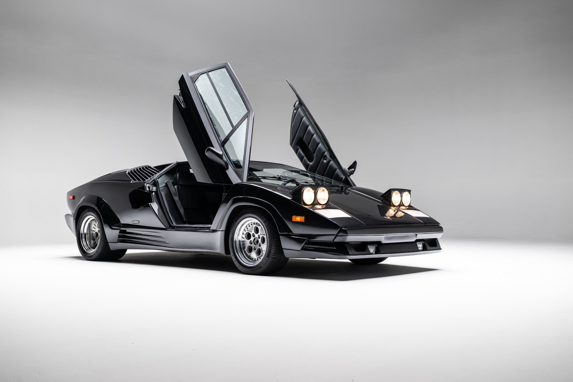 Used 1989 Lamborghini Countach Coupe RWD image 1