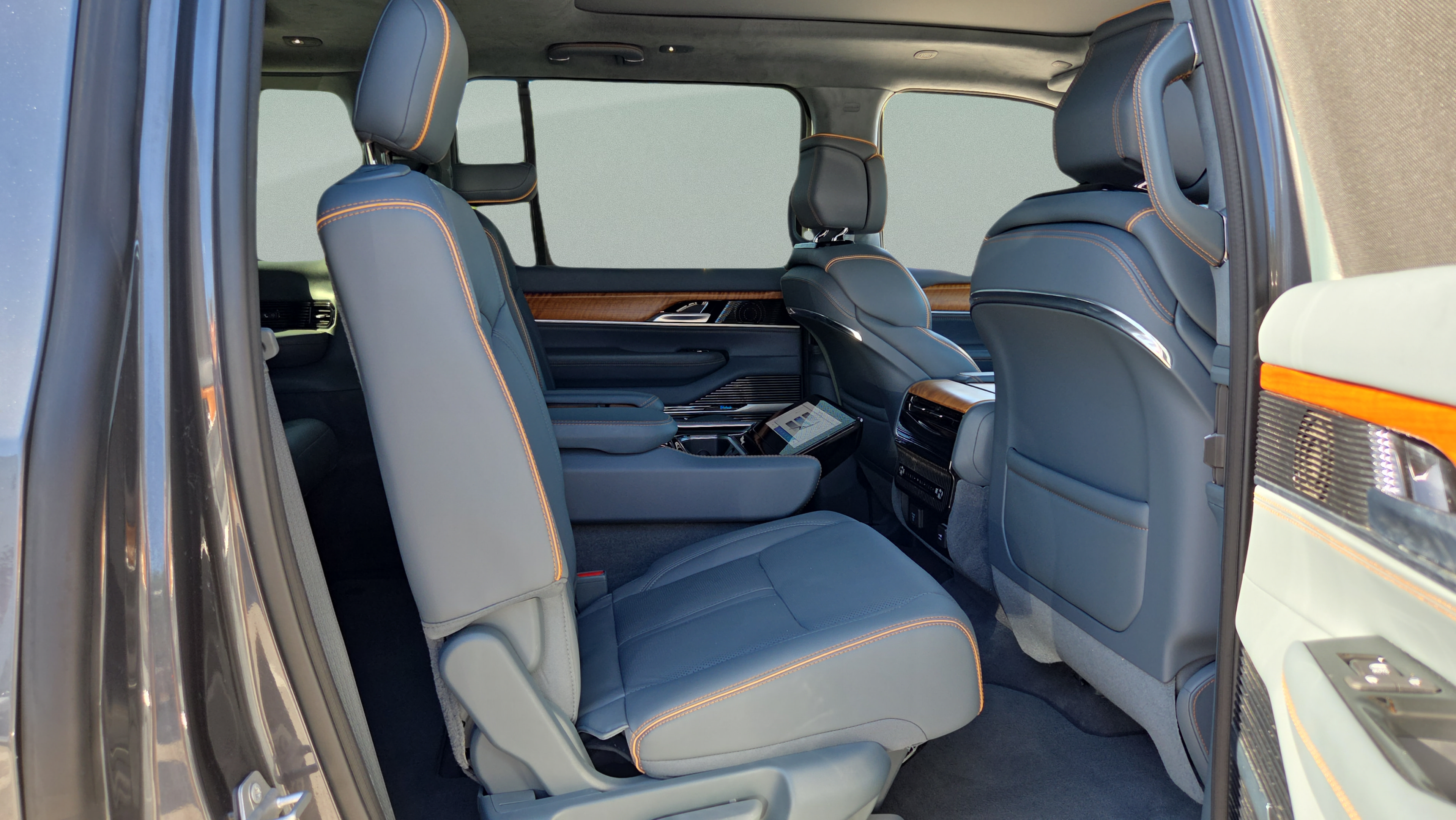 Used 2022 Jeep Grand Wagoneer Series II w/ Convenience Group III AWD/4WD image 14