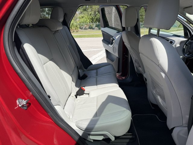 Used 2019 Land Rover Discovery Sport SE AWD/4WD image 16