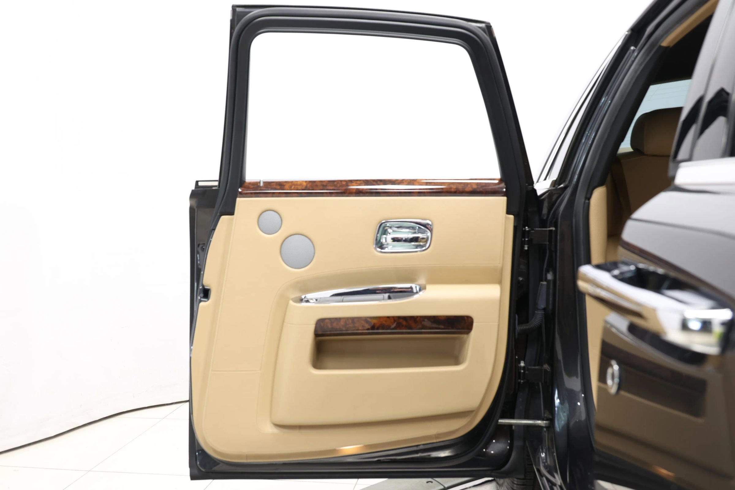 Used 2011 Rolls-Royce Ghost image 81