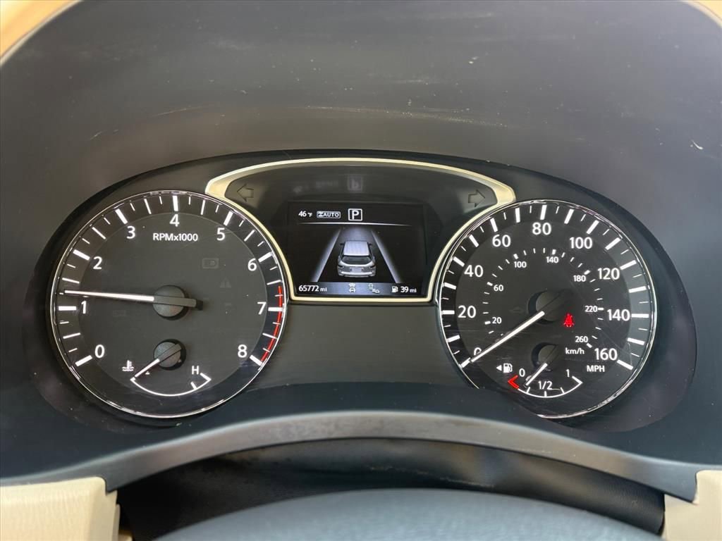 Used 2020 Nissan Pathfinder SV image 8